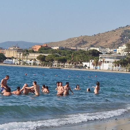 Loft Magna Grecia Reggio Calabria Centro Storico A 3 Minuti A Piedi Dal Mare Apartment Bagian luar foto