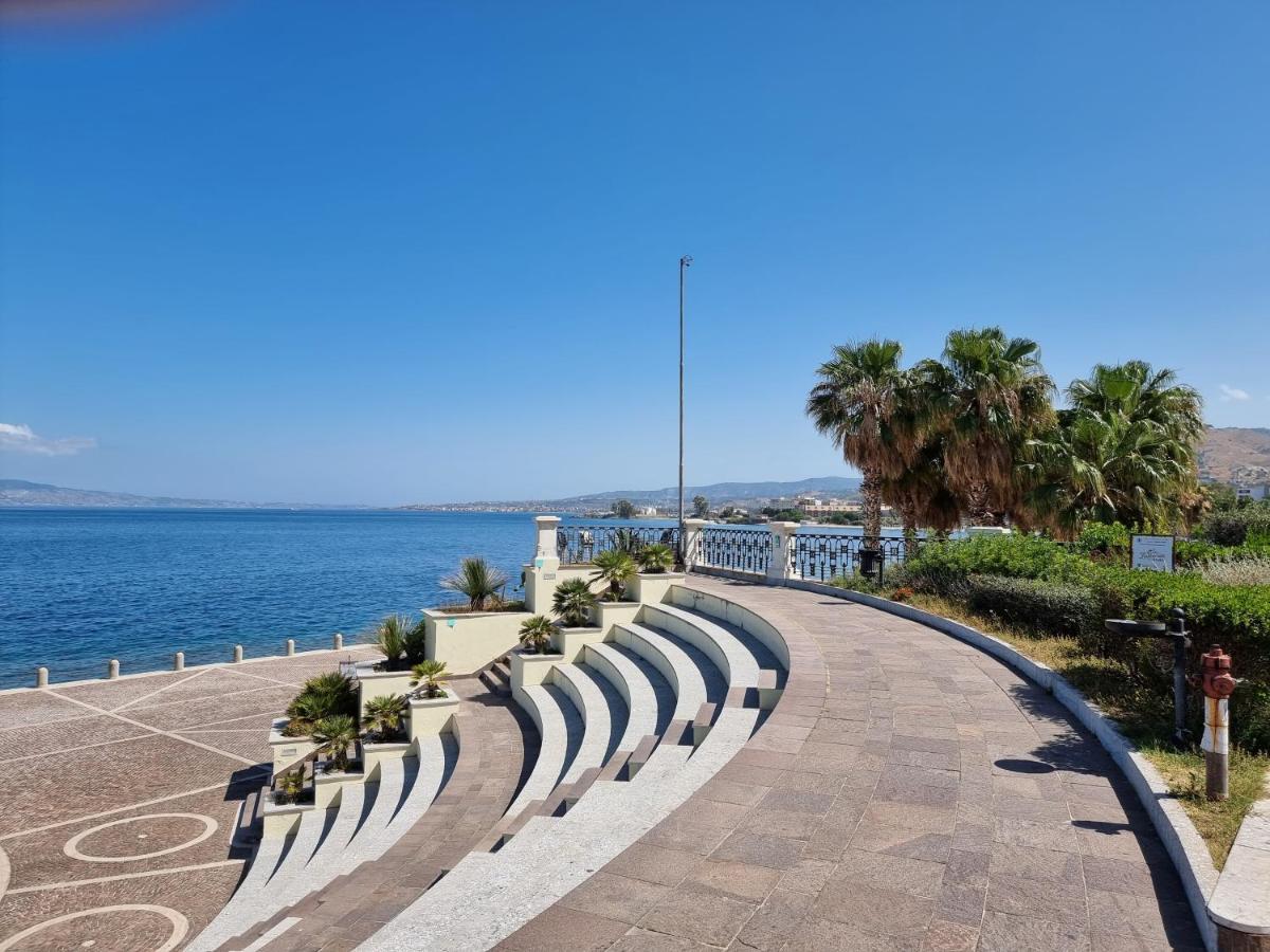 Loft Magna Grecia Reggio Calabria Centro Storico A 3 Minuti A Piedi Dal Mare Apartment Bagian luar foto