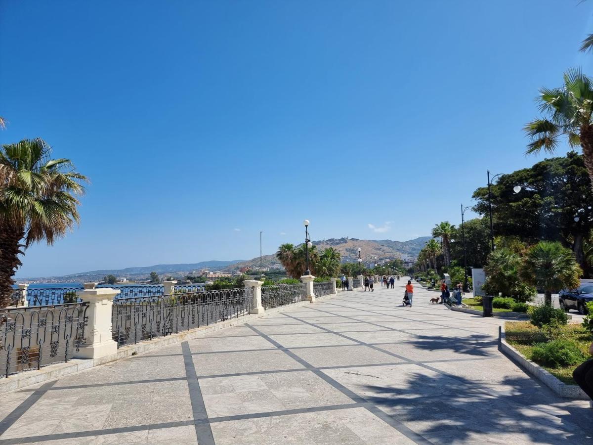 Loft Magna Grecia Reggio Calabria Centro Storico A 3 Minuti A Piedi Dal Mare Apartment Bagian luar foto