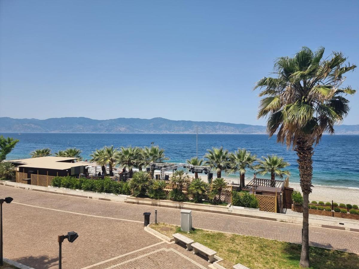 Loft Magna Grecia Reggio Calabria Centro Storico A 3 Minuti A Piedi Dal Mare Apartment Bagian luar foto