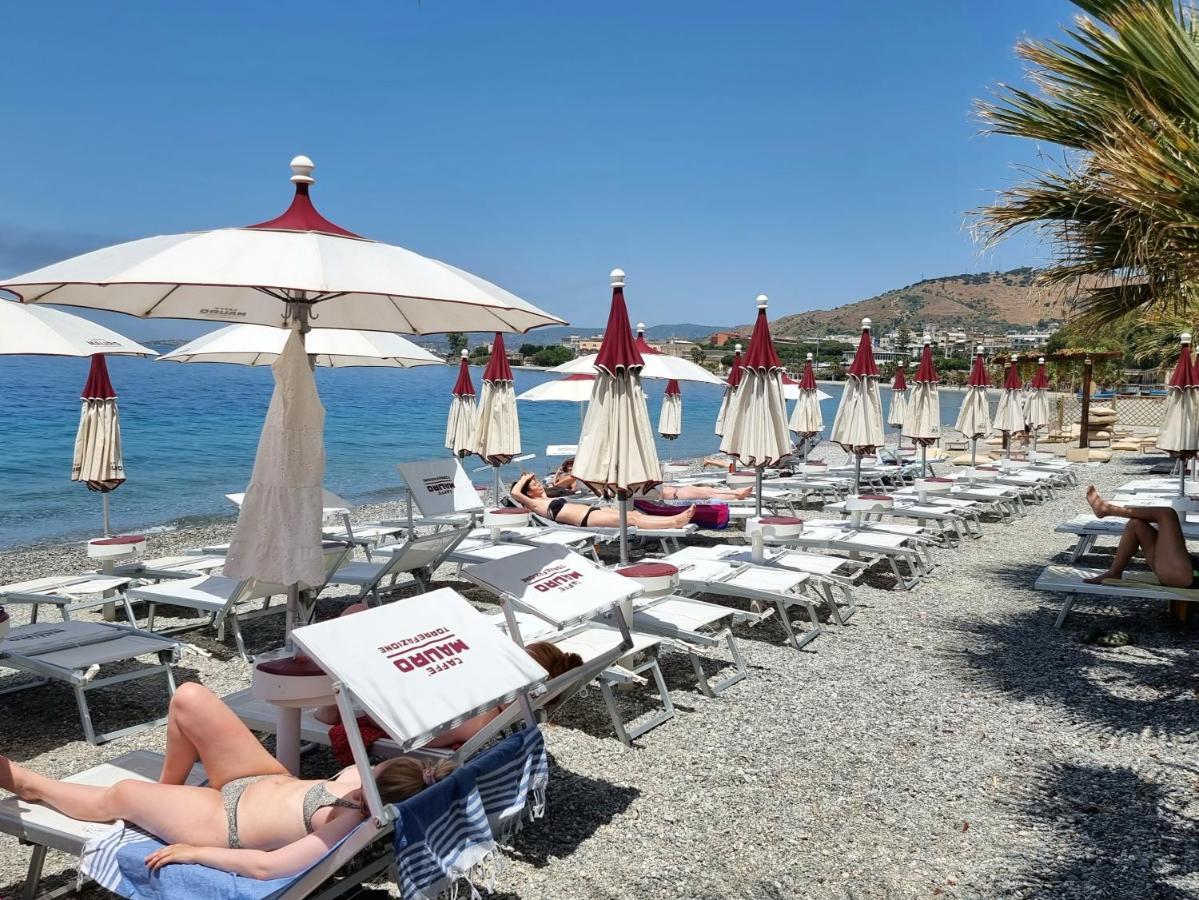 Loft Magna Grecia Reggio Calabria Centro Storico A 3 Minuti A Piedi Dal Mare Apartment Bagian luar foto