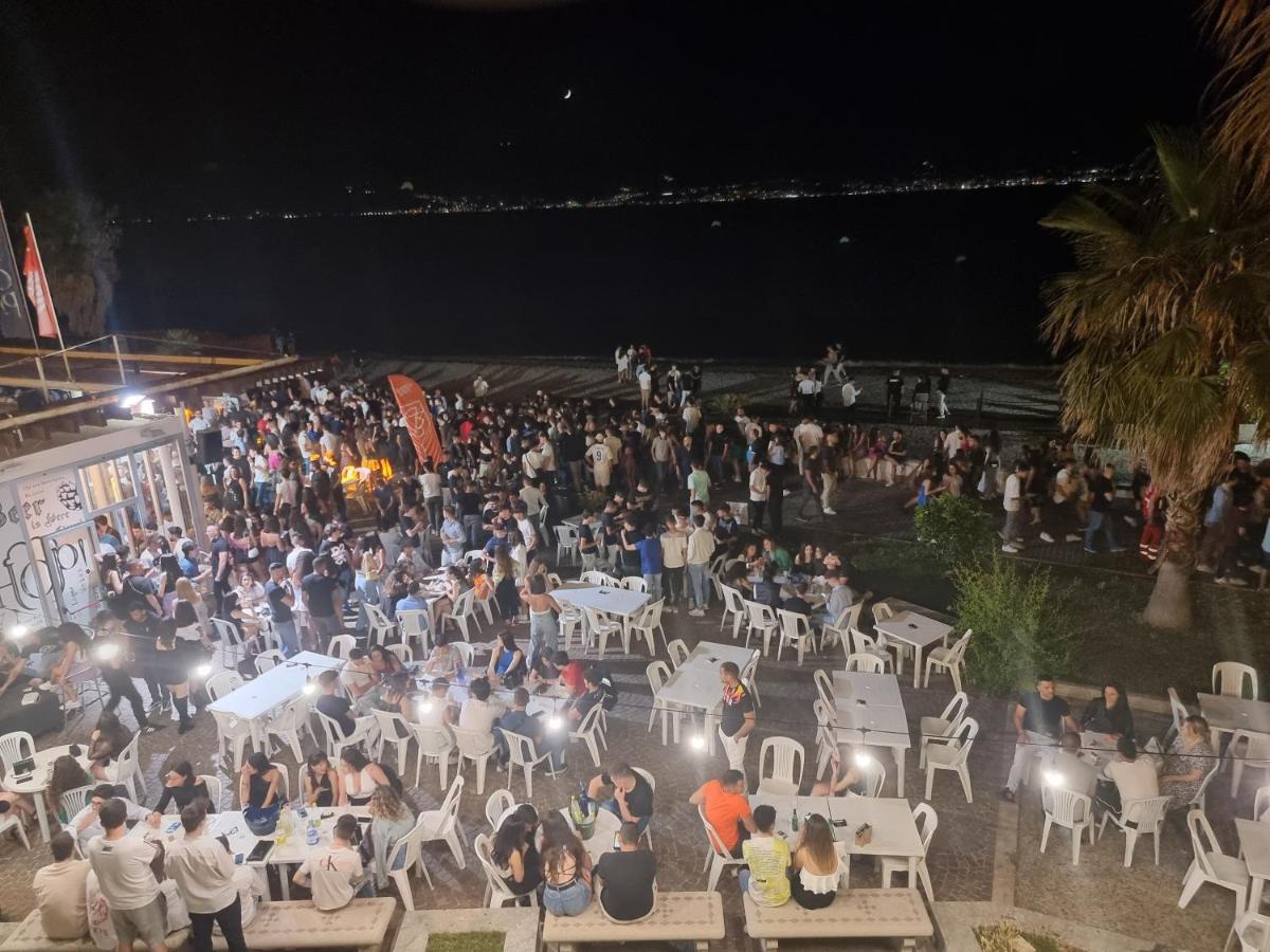 Loft Magna Grecia Reggio Calabria Centro Storico A 3 Minuti A Piedi Dal Mare Apartment Bagian luar foto