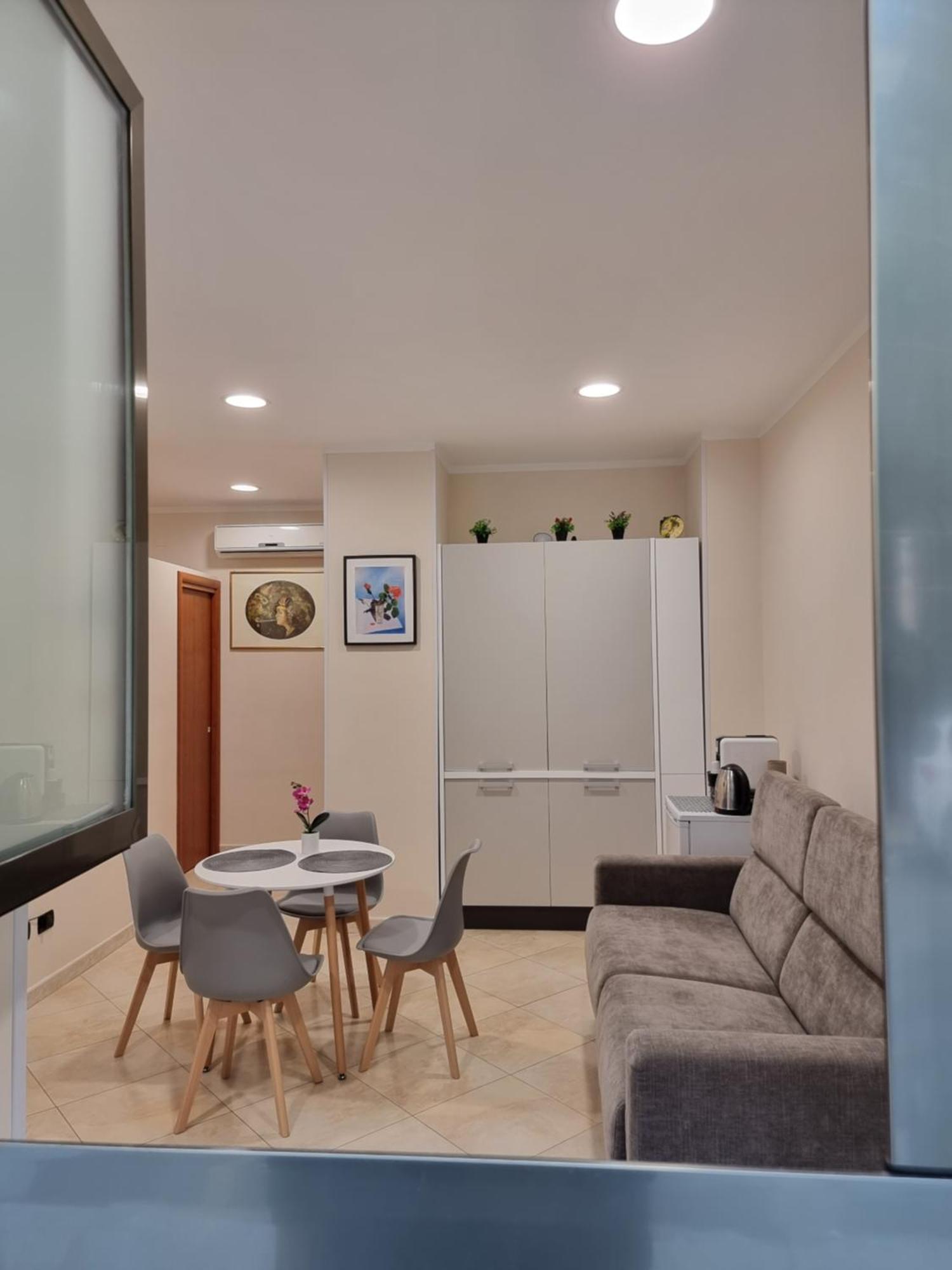 Loft Magna Grecia Reggio Calabria Centro Storico A 3 Minuti A Piedi Dal Mare Apartment Bagian luar foto