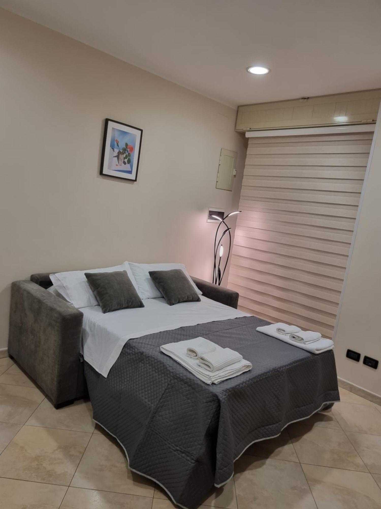 Loft Magna Grecia Reggio Calabria Centro Storico A 3 Minuti A Piedi Dal Mare Apartment Bagian luar foto